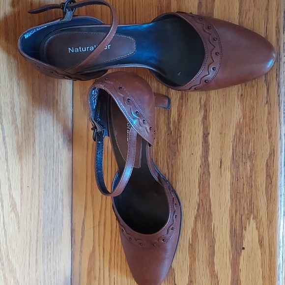 Naturalizer brown leather heels with ankle strap size 6 - Picture 2 of 8